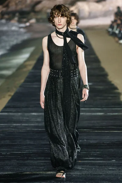 Look 77